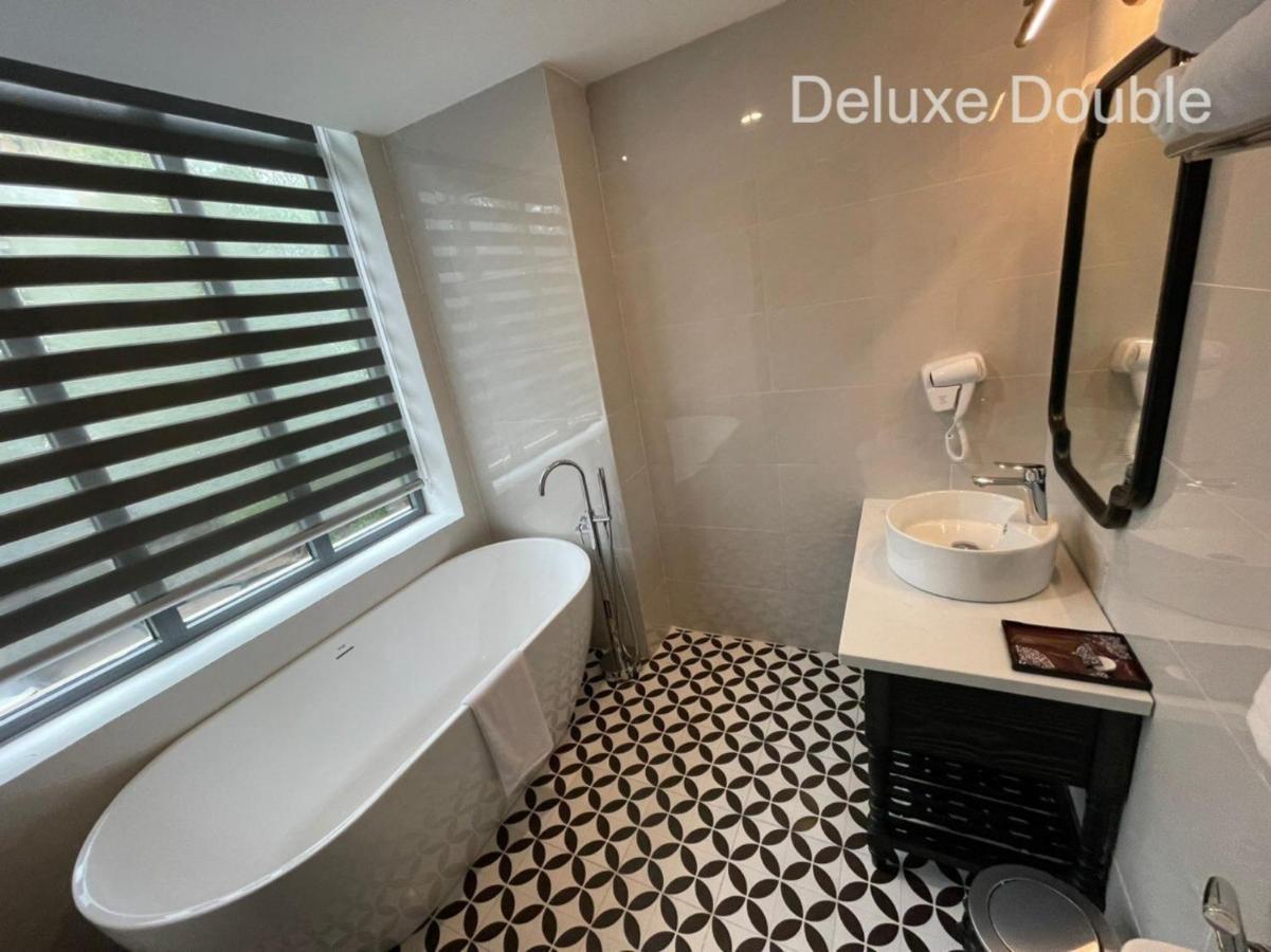 Moma Paris Hotel Ninh Binh Bagian luar foto